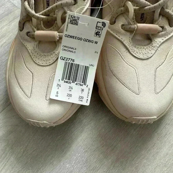 New Adidas Ozweego Ozwg Womens Shoes - Picture 6 of 6